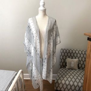 EXPRESS One Size White Grey Silver Boho Kimono - Gorgeous!